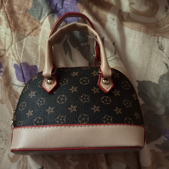 Stylish Black and Tan Designer Handbag - Picture 1 of 6